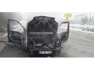 Siirt’te Seyir Halindeki Araç Kül Oldu