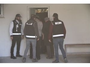 Elazığ Merkezli 5 İlde Fetö/pdy Operasyonu: 8 Şüpheli Adliyeye Sevk Edildi