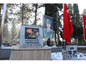 Şehit Emniyet Müdürü Ali Gaffar Okkan, Şehadetinin 19. Yıl Dönümünde Mezarı Başında Anıldı