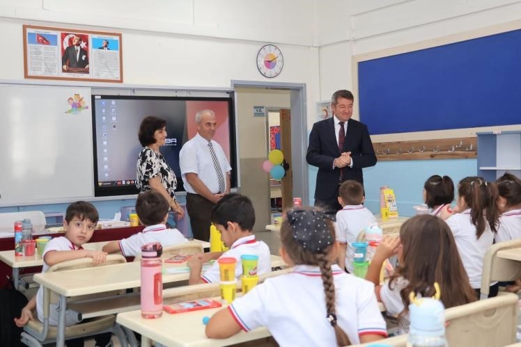 il-muduru-simsek-minik-ogrencilerle-bir-araya-geldi