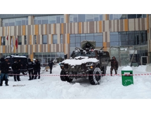 Van Eğitim Ve Araştırma Hastanesinde Göçük: 9 Yaralı