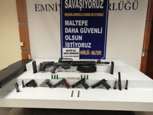 Maltepe’de Polisin Durdurduğu Şahsın Evinden Ve İşyerinden Cephanelik Çıktı