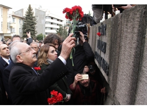 Uğur Mumcu Ölümünün 27. Yılında Evinin Önünde Anıldı