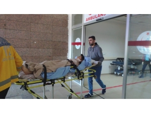 İşçileri Taşıyan Traktör Devrildi: 6 Yaralı