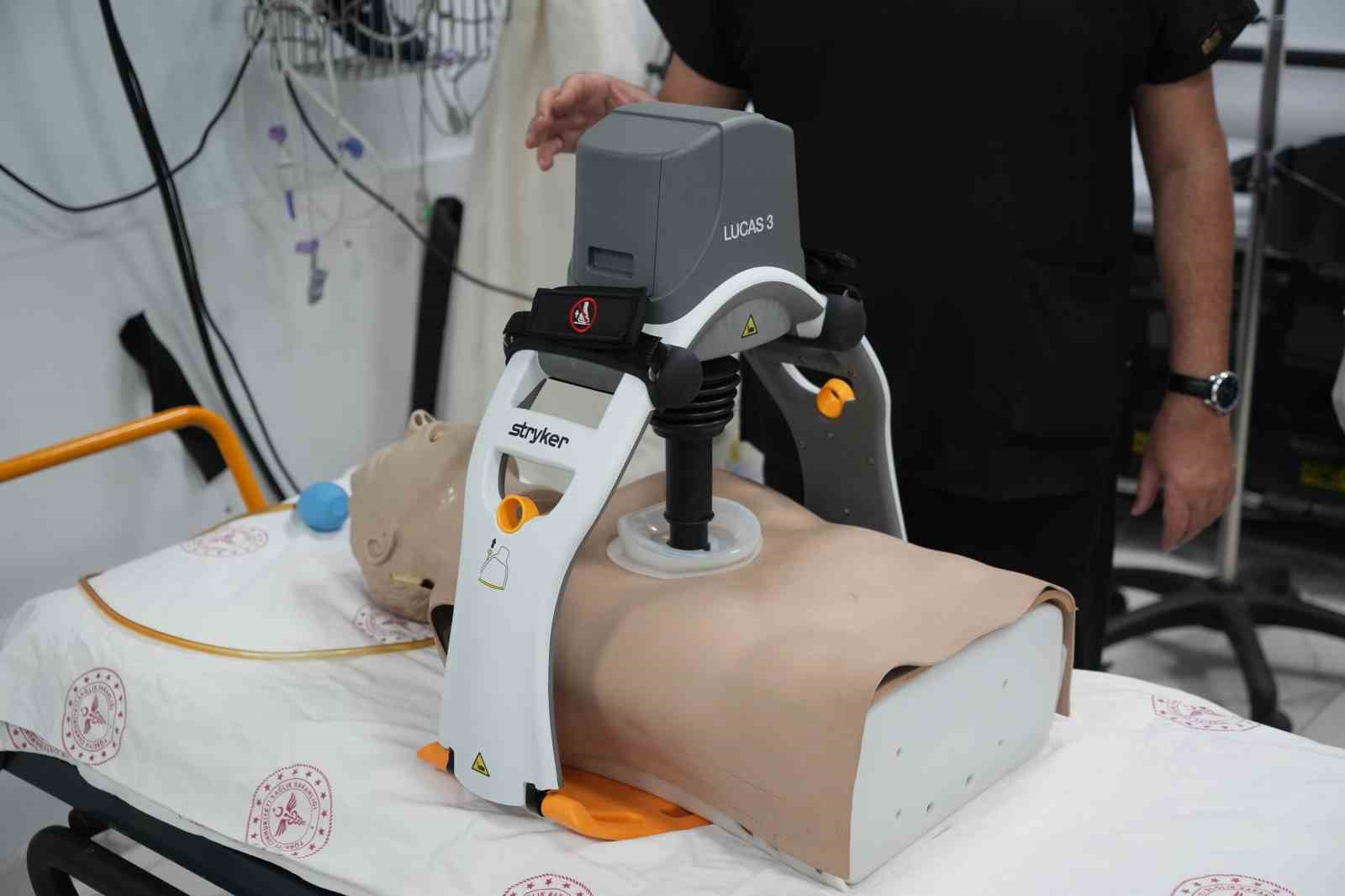 acil-serviste-hayat-kurtaran-teknoloji-otomatik-cpr-cihazi-hizmete-girdi