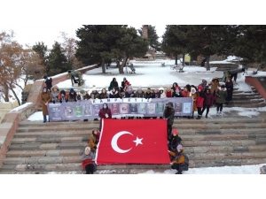 Karın Zirvesinde Kamp Hayran Bıraktı