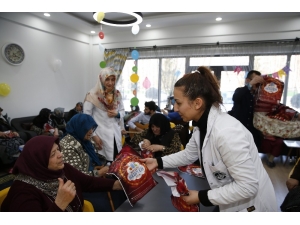 Yaşlılar, Mustafa Kumlu Ulu Çınarlar Yaşlı Yaşam Ve Dayanışma Merkezi’nde Zaman Geçiriyor
