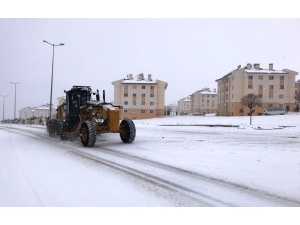 Erciş’te Kar Küreme Çalışması