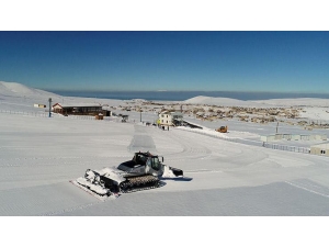 Hayatı Durma Noktasına Getiren Kar, Kayak Severleri Sevindirdi