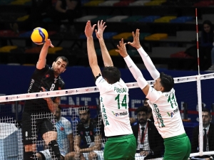 Axa Sigorta Efeler Ligi: Halkbank Ankara: 3 -Bursa B.ş. Bld.: 1