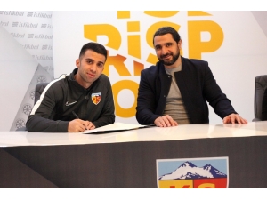 Sapunaru Ve Emre Taşdemir Sözleşme İmzaladı