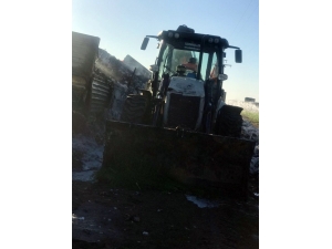 Seyir Halindeki Pamuk Yüklü Tır Alev Alev Yandı