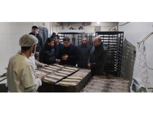 Erciş Kaymakamı Ve Belediye Başkan Vekili Mehmetbeyoğlu’ndan Akşam Denetimi