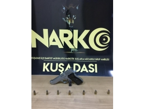 Kuşadası’nda Ruhsatsız Silahla Yakalanan Kişi Gözaltı Alındı