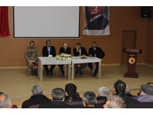 Mazıdağı Kaymakamı Kalkan Muhtarlarla Bir Araya Geldi