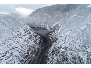Deriner Barajı’nın Etkileyici Kış Görünümü