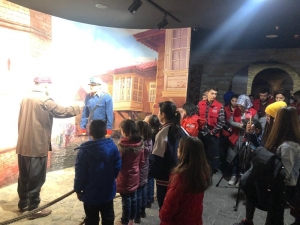 Gönüllü Gençler Yetimleri Sevindirdi