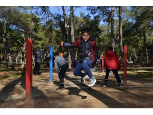 Gönül Elçileri Projesiyle Minik Kalplere Dokunmaya Devam Ediliyor