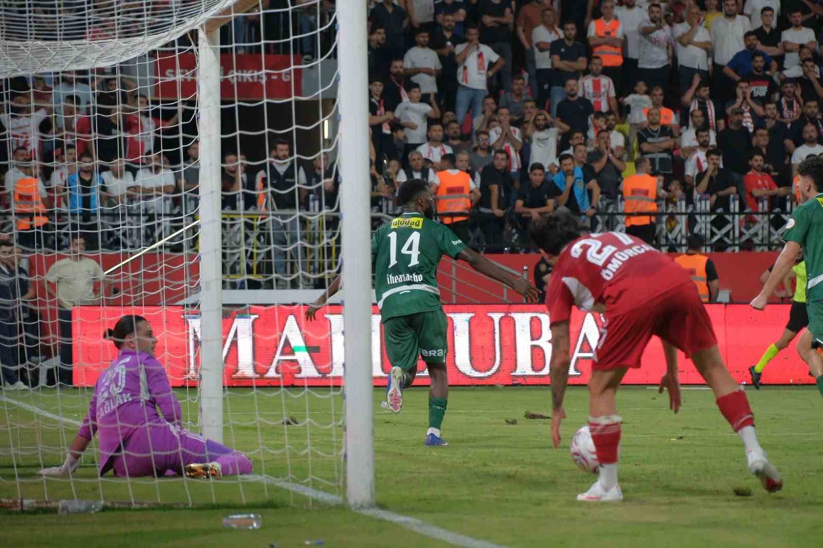 kelechi-iheanacho-cok-sert-bir-mac-oldu