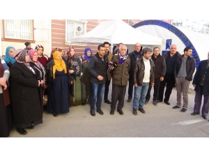 Hdp Önündeki Ailelerden Elazığ’a Yardım Çağrısı: "Çadırımızı Göndermeye Ve Çalışmalara Katılmaya Hazırız"