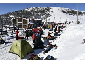 Dağcılar Zigana Dağında Kamp Kurdu