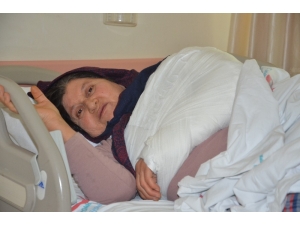 Deprem Sırasında Yaralananlar Hastanede Tedavi Altında