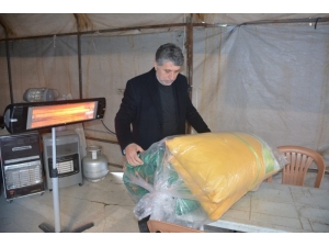 Çeyizini Depremzedelere Bağışladı