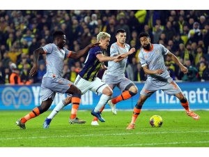 Başakşehir, Kadıköy’de 9. Mağlubiyetini Aldı