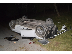 Tem Bağlantı Yolunda Otomobil Önce Ticari Taksiye Çarptı Ardından Takla Attı