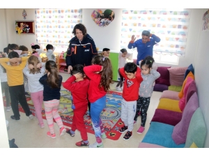 Afad’dan Kreş Çocuklarına Çök, Kapan, Tutun Eğitimi