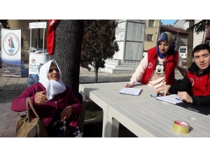 Hayriye Nine’den Depremzedelere Anlamlı Destek