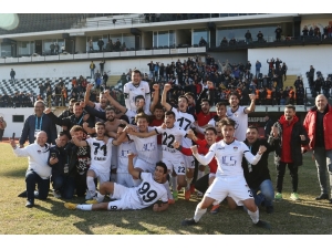 Manisaspor 25 Hafta Sonra Sahadan Galibiyetle Ayrıldı