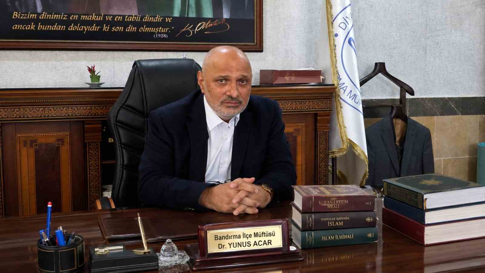 bandirma-ilce-muftulugu-gorevine-atanan-dr-yunus-acar-gorevine-basladi