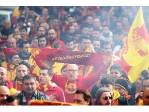 Binlerce Göztepe Taraftarı Yeni Stadyuma Yürüdü