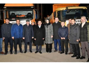 Samsun’dan Depremzedelere 2 Tır Yardım Gönderildi