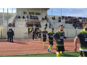 Amatör Küme Maçı Depremde Vefat Edenler İçin Saygı Duruşu