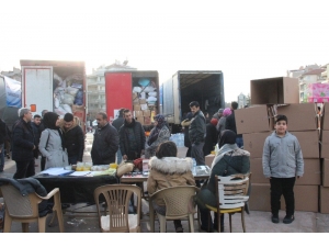 Karaman’da Elazığ Ve Malatya’ya 4 Tır Dolusu Yardım
