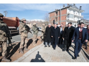 Şanlıurfa Heyeti Afet Bölgesinde Temaslarını Sürdürüyor