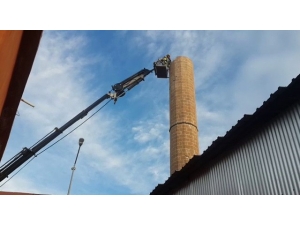 Depremde Hasar Gören Minarenin Yıkımına Başlanıldı