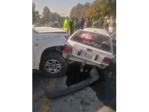 Pakistan’da Abd Konsolosluk Aracı Kaza Yaptı: 2 Ölü, 4 Yaralı