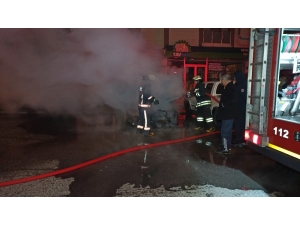 Park Halindeki Otomobil Yandı