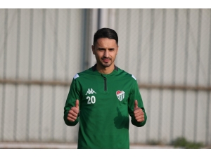 Bursaspor’da Musa Araz İle Yollar Ayrıldı