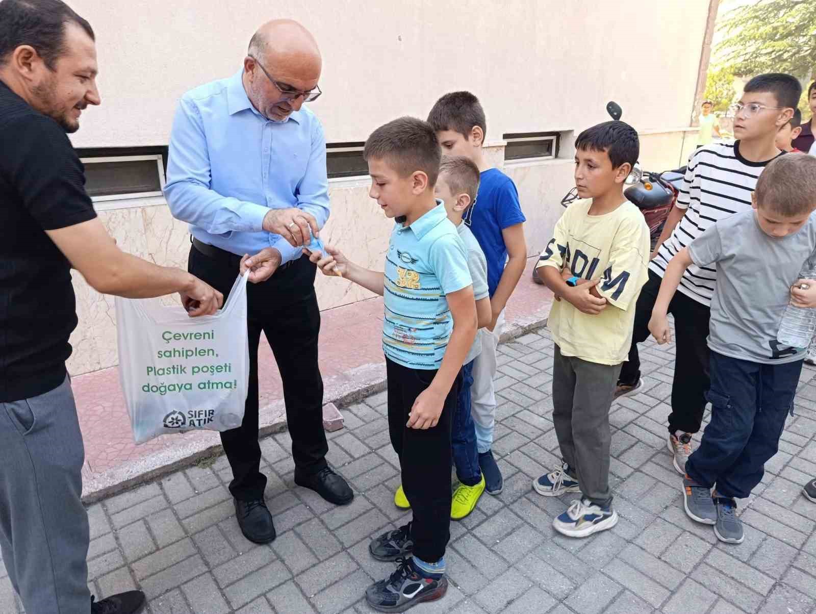 cocuklara-yonelik-kur-an-egitimleri-suruyor