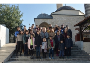 Çocukların Meryem Annesi