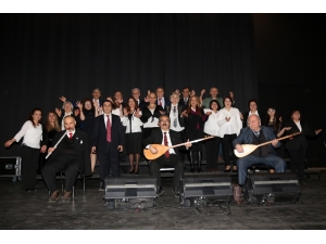 ’Farklı Renkler Farklı Sesler Korosu’ndan Prova