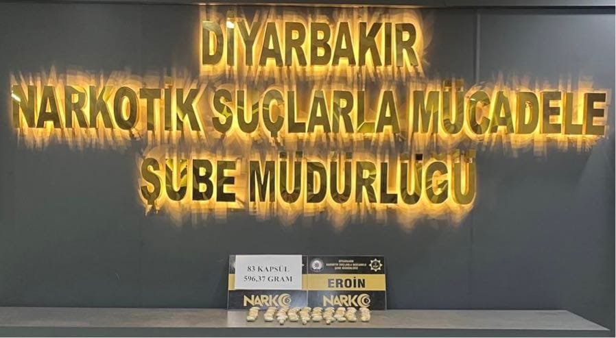 diyarbakir-da-yabanci-uyruklu-sahsin-ic-beden-muayenesinde-83-kapsul-eroin-tespit-edildi