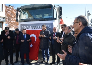 Depremzedeler İçin Toplanan Yardımlar Dualarla Uğurlandı