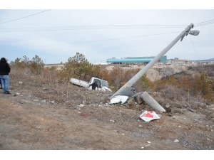 Elektrik Direği Hayat Kurtardı