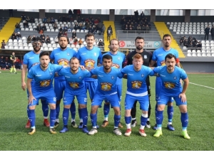 Yunusemre Belediyespor Zirve Takibini Sürdürdü