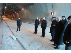 Ferhat Tüneli’nde Su Sızıntısı Onarıldı, Yeniden Trafiğe Açılıyor